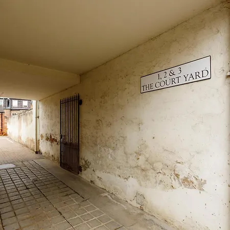 The Courtyard Tatil Evi