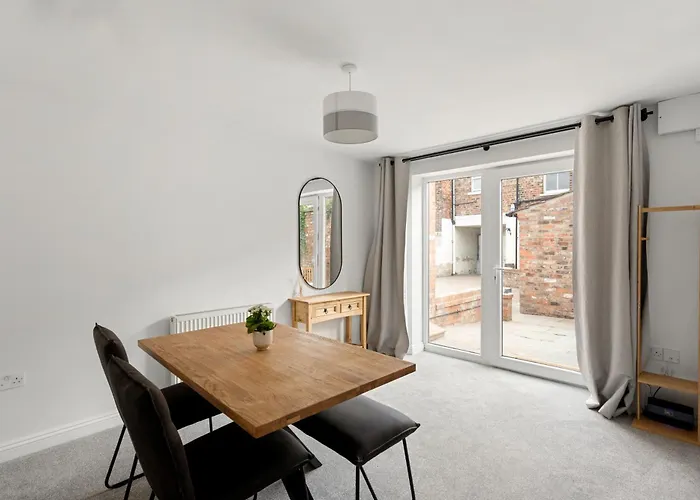 בית נופש The Courtyard יורק