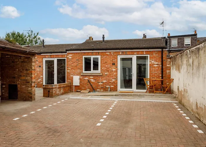 The Courtyard בית נופש יורק