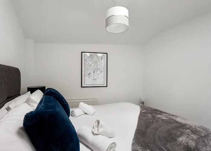 The Courtyard יורק