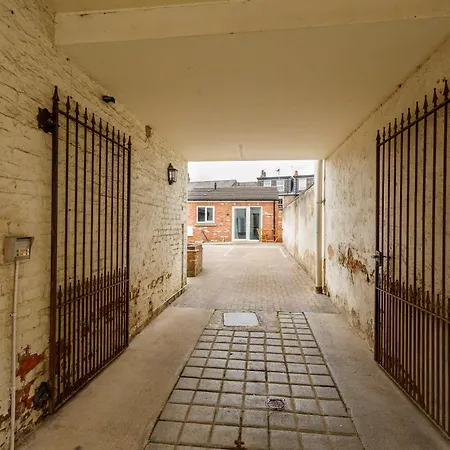 The Courtyard Дом отдыха *